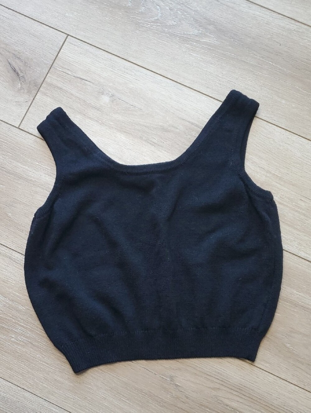 St. John Black Cropped Knit Tank  Size M
